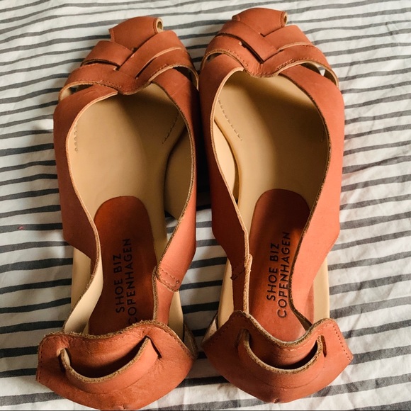 Shoebiz Copenhagen leather sandals flat | size 10 - Picture 4 of 6